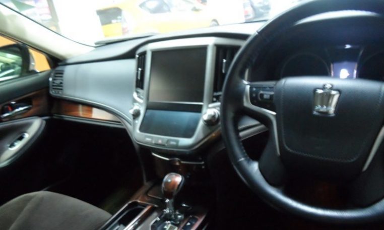 Toyota Crown in Nairobi